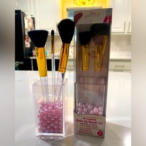 B10.    BLITZEN 3PC BRUSH SET WITH A COLLAGEN FACE MASK